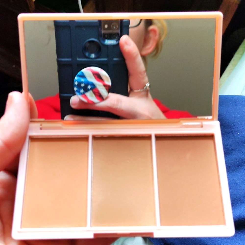 Bronzer browns